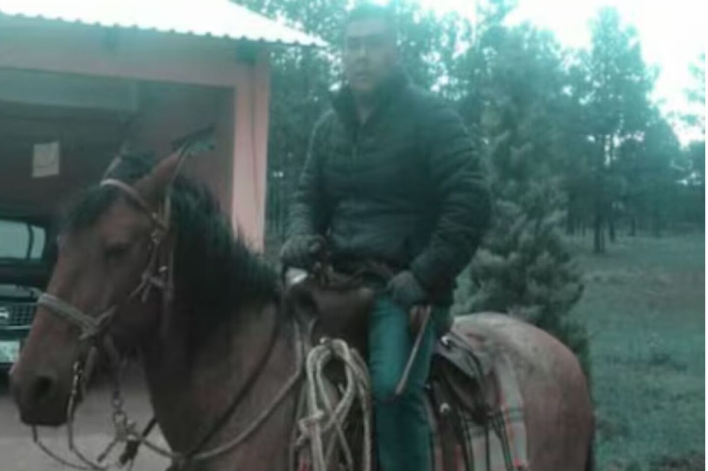 fiscalia-investiga-asesinato-del-maestro-luis-ever-cruz-y-su-familia-en-chihuahua-crimen-organizado-los-confundio-esto-de-sabe-del-ataque