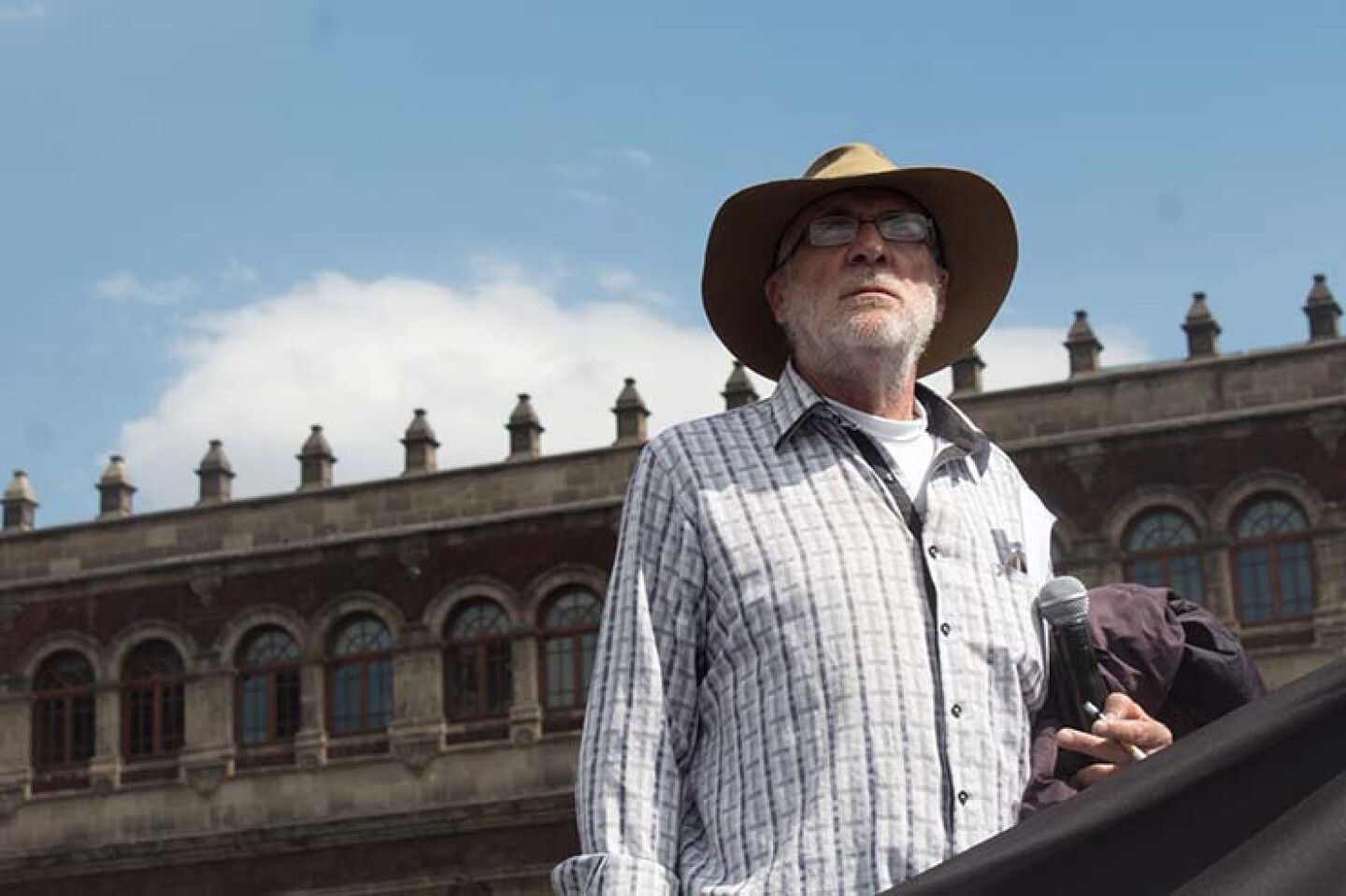 Javier Sicilia durante su llegada con la Caminata por la Paz al Zócalo de la Ciudad