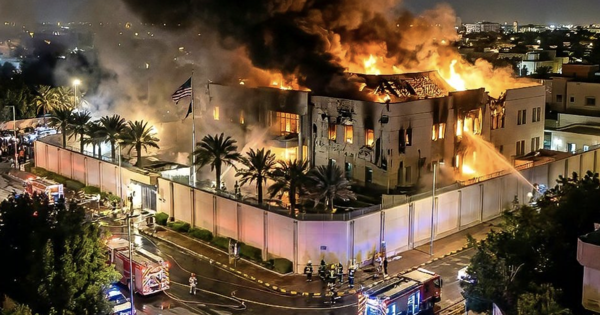 Ataque con drones incendia embajada de EE.UU. en Riad durante guerra con Irán Ataque con drones incendia embajada de EE.UU. en Riad durante guerra con Irán