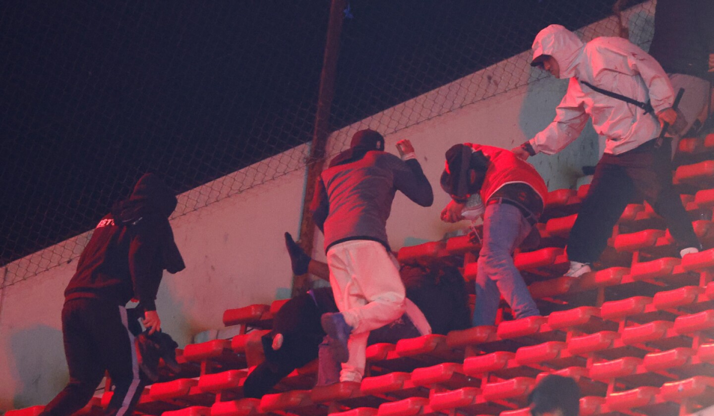independiente-vs-u-de-chile-violencia-efe (1).jpg