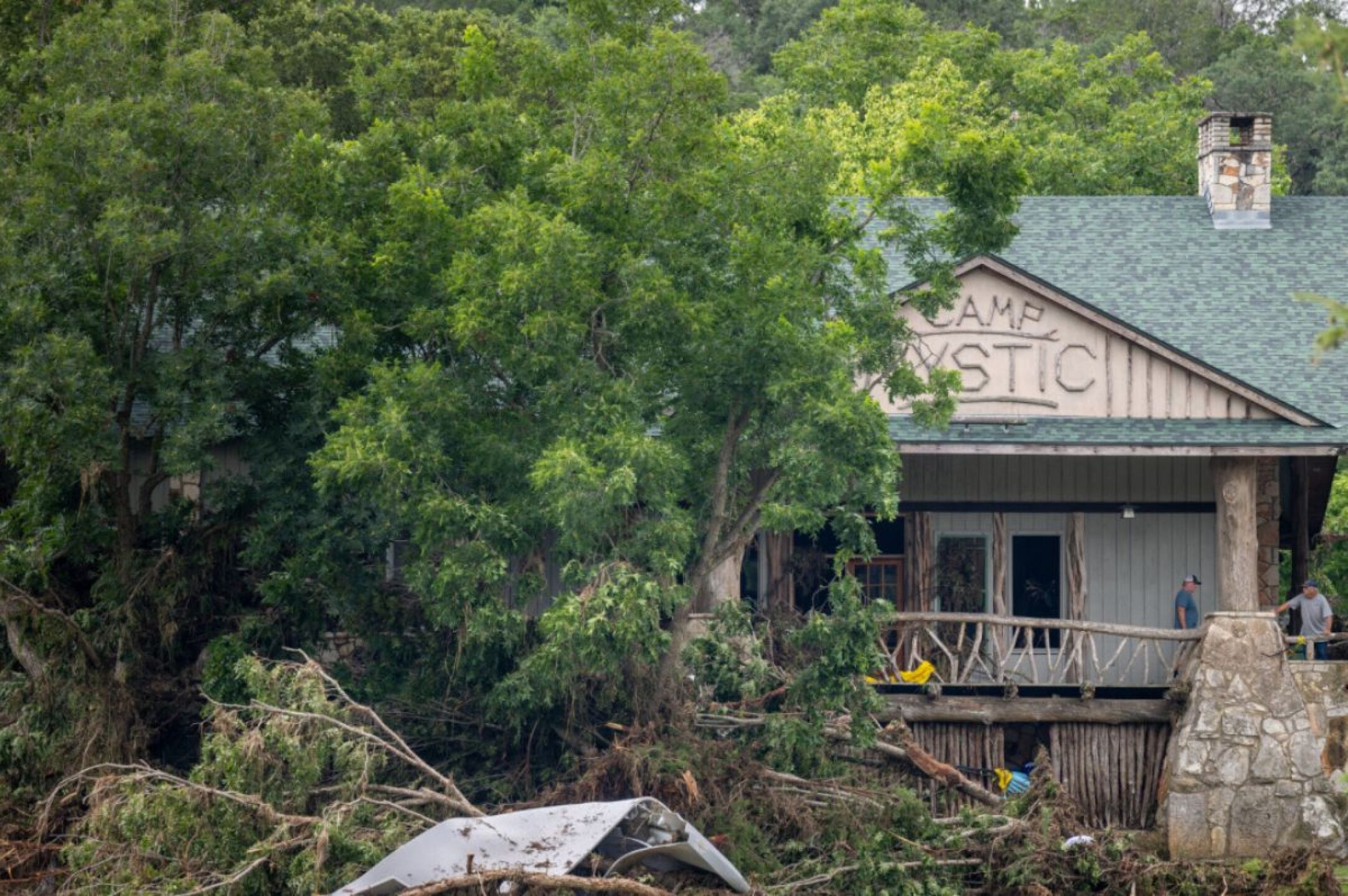 casa-blanca-confirma-91-muertos-por-inundaciones-en-texas-27-eran-menores-de-edad