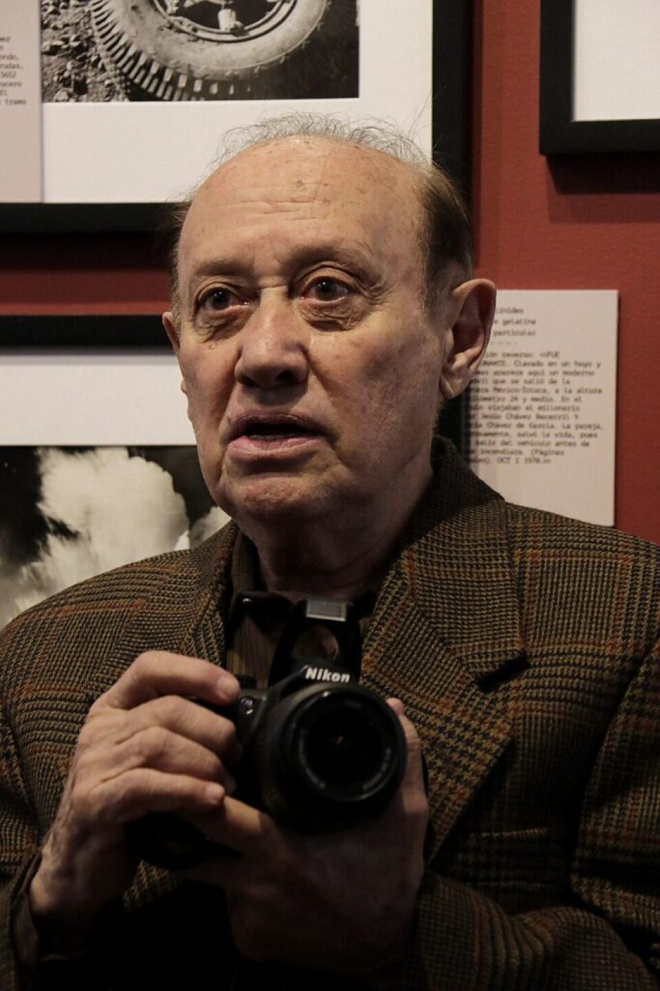 800px-Enrique_Metinides-683x1024