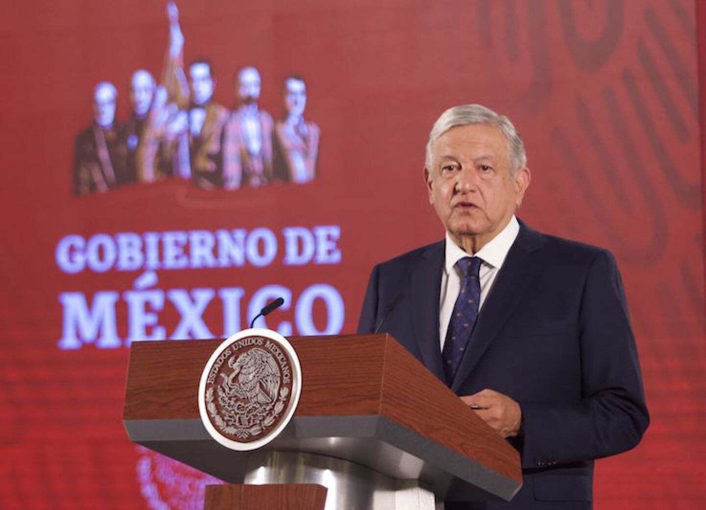 Andrés Manuel Lopez Obrador, presidente de México, acompañado de su gabinete encabezó conferencia de prensa en Palacio Nacional donde se anunció la segunda fase de riesgo de contagio COVID-19