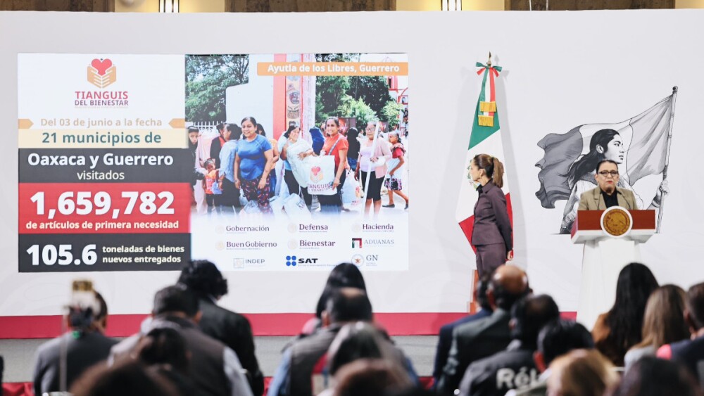 rosa icela conferencia.jpg