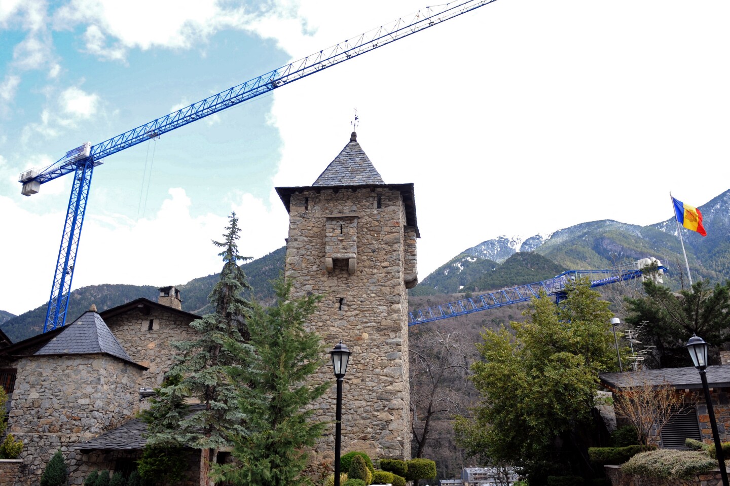 España extiende restricciones de vuelos desde Brasil y Sudáfrica