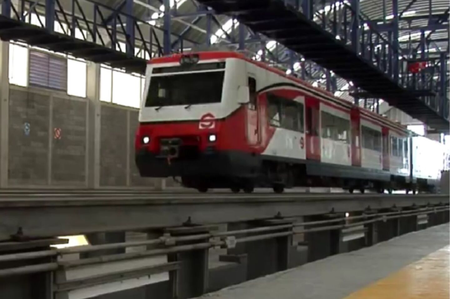 ejército-consesión-tren-suburbano