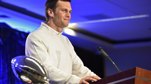 Tom Brady renueva con los Tampa Bay Buccaneers; será agente libre en 2023