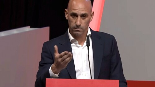 luis-rubiales-no-dimite