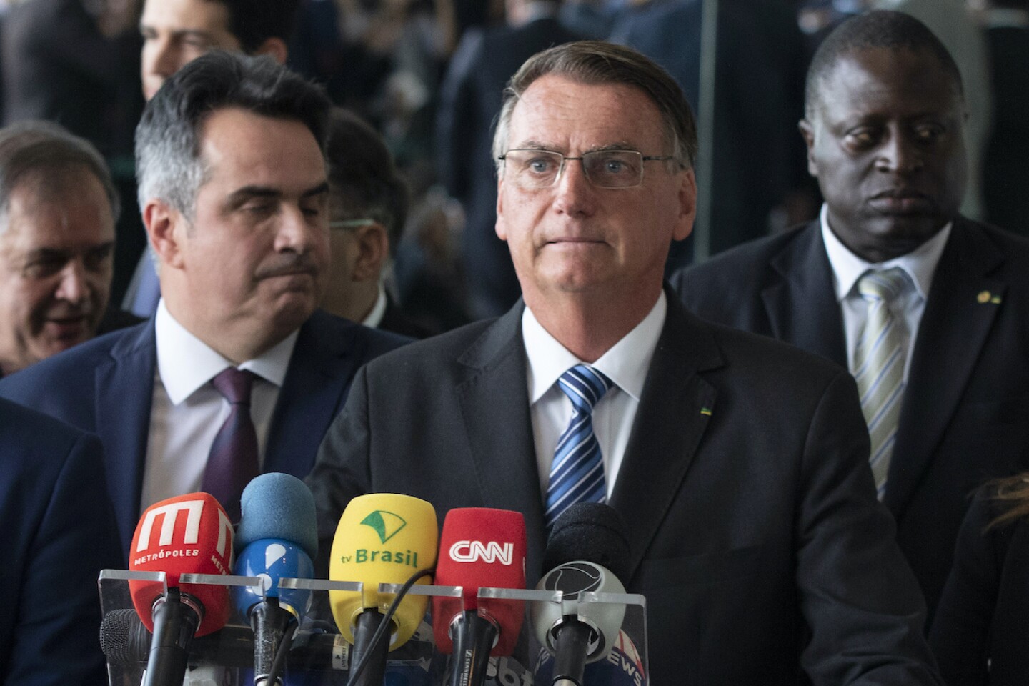 Bolsonaro al fin se pronuncia y dice que "seguir· fiel a la ConstituciÛn"