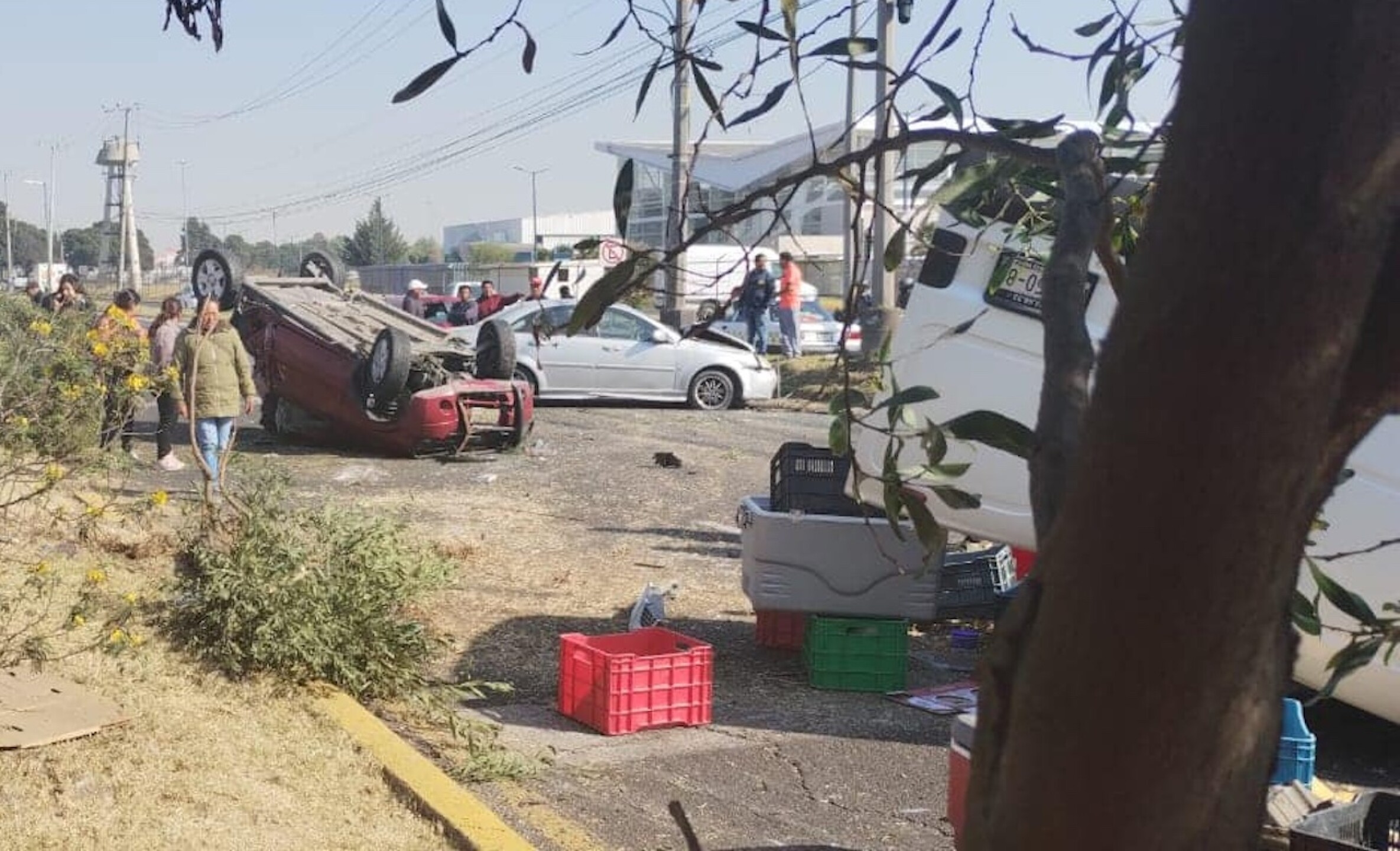 accidente-en-boulevard-aeropuerto-toluca-carambola-en-santin-1