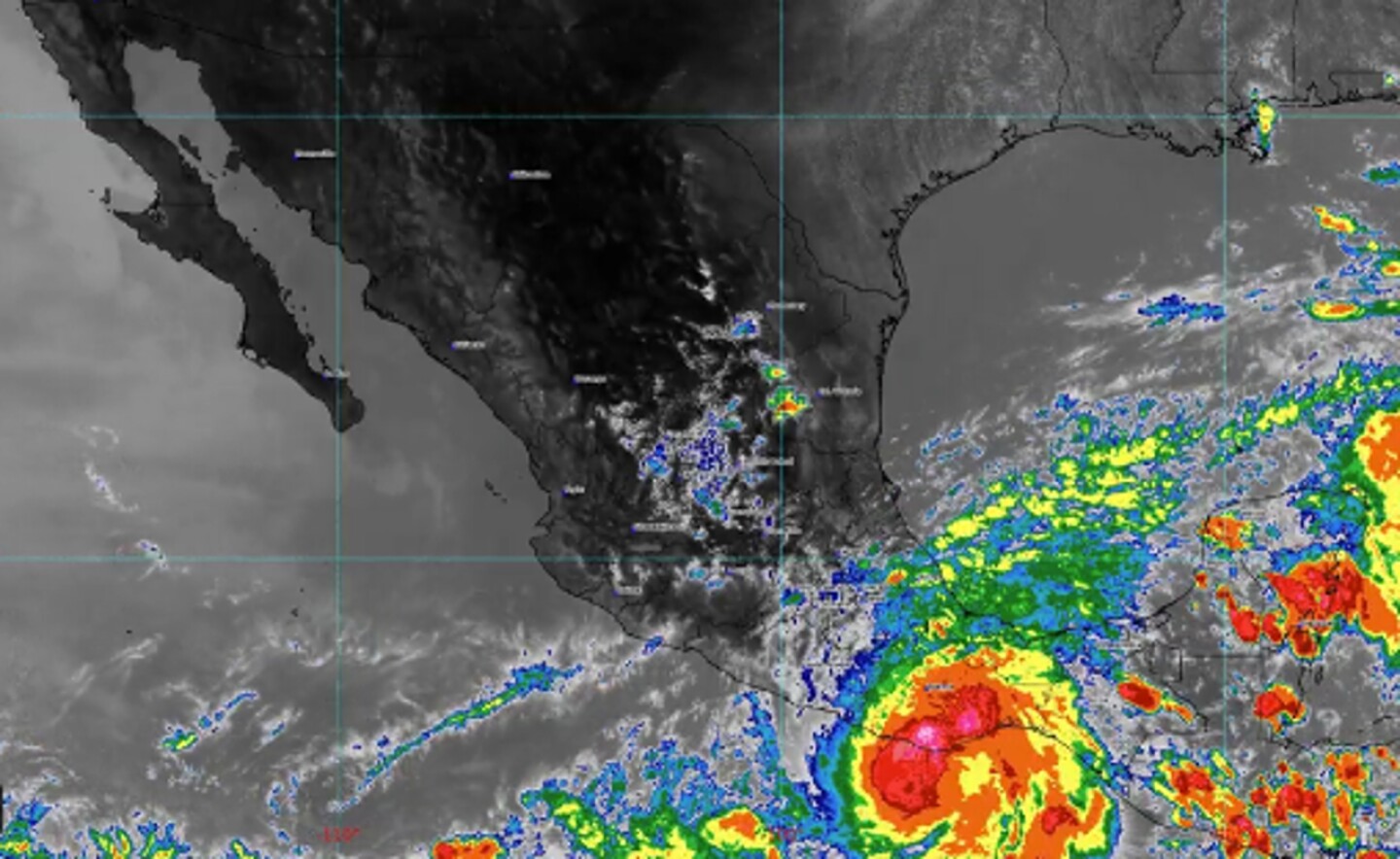 huracan-agatha-toca-tierra-en-oaxaca
