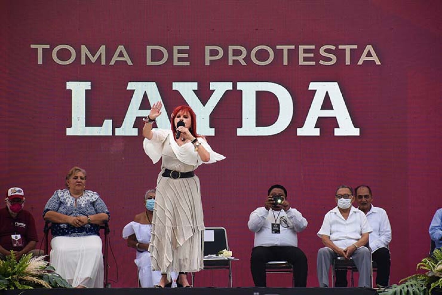 Layda Sansores tomó protesta como gobernador constitucional de Campeche.