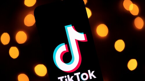 Microsoft mantiene negociaciones para adquirir TikTok