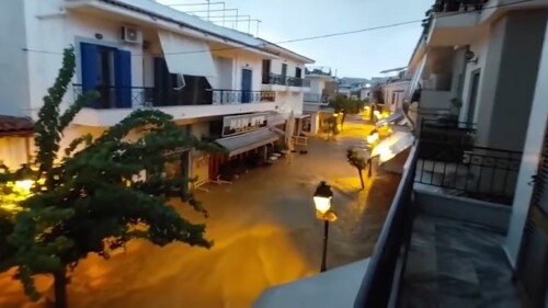 Turquía, Grecia y Bulgaria afectadas por mortales inundaciones repentinas . Foto: Screenshot The Guardian