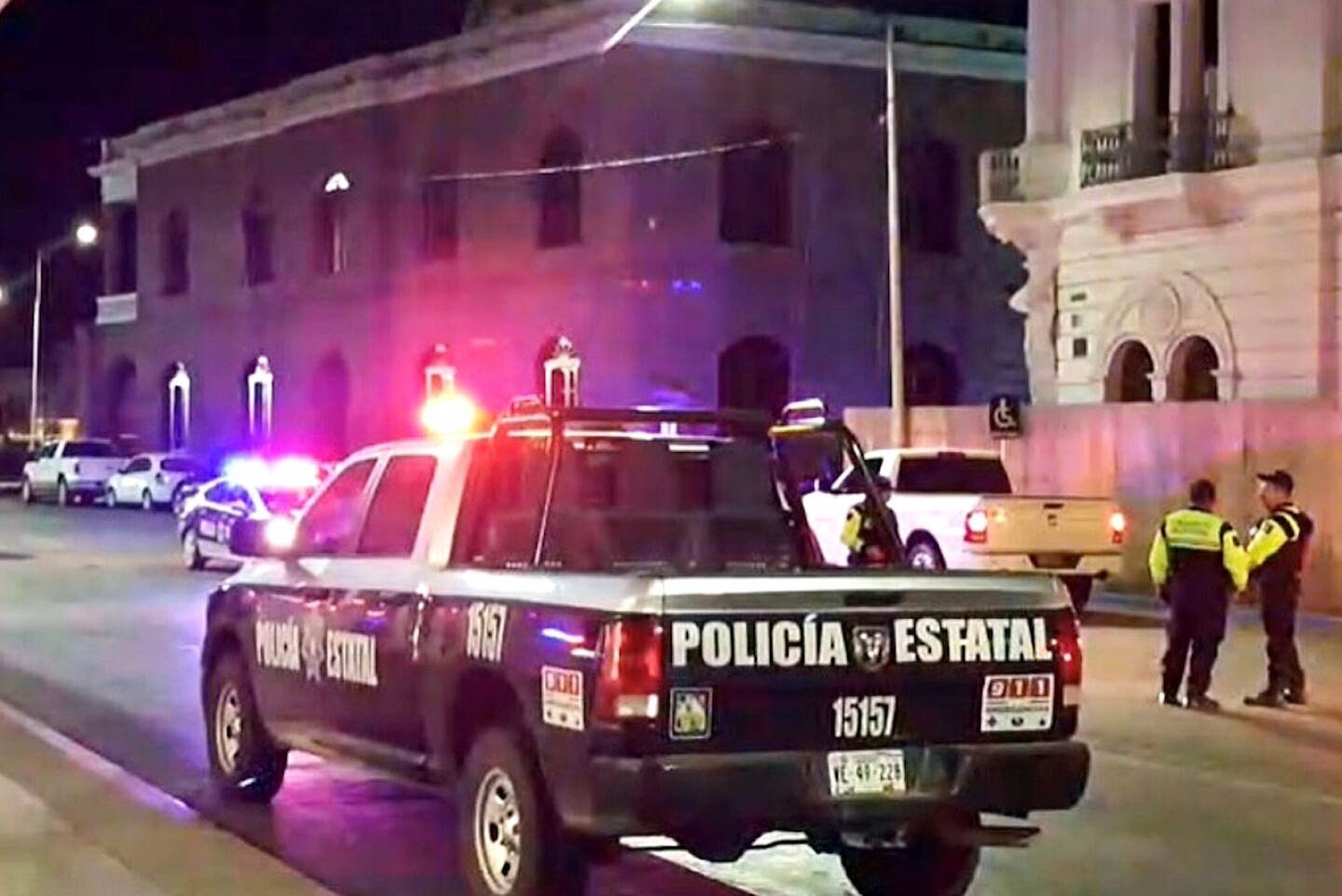 Tres muertos en ataque armado ante Alcaldía durante acto feminista en México