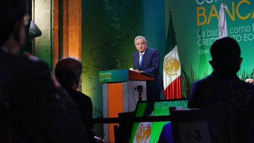 Clausura de la 84 Convención Bancaria 130