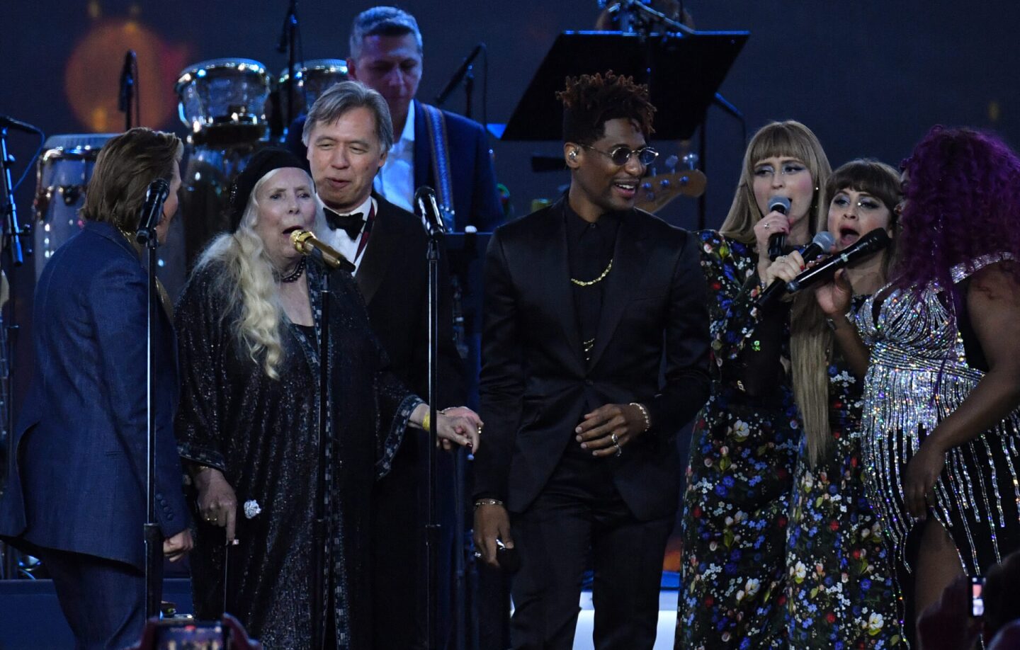 Joni Mitchell es homenajeada en gala benéfica