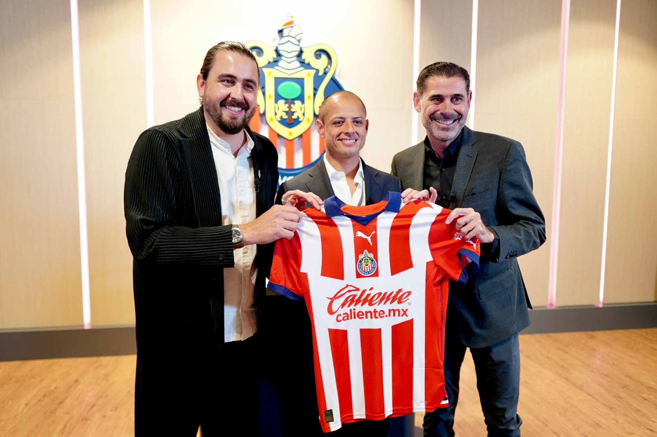 presentacion-chicharito-hernandez-con-chivas