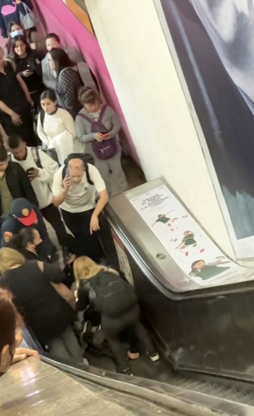 accidente-en-metro-polanco-hoy-falla-en-escaleras-provoca-caidas-1-783x1280