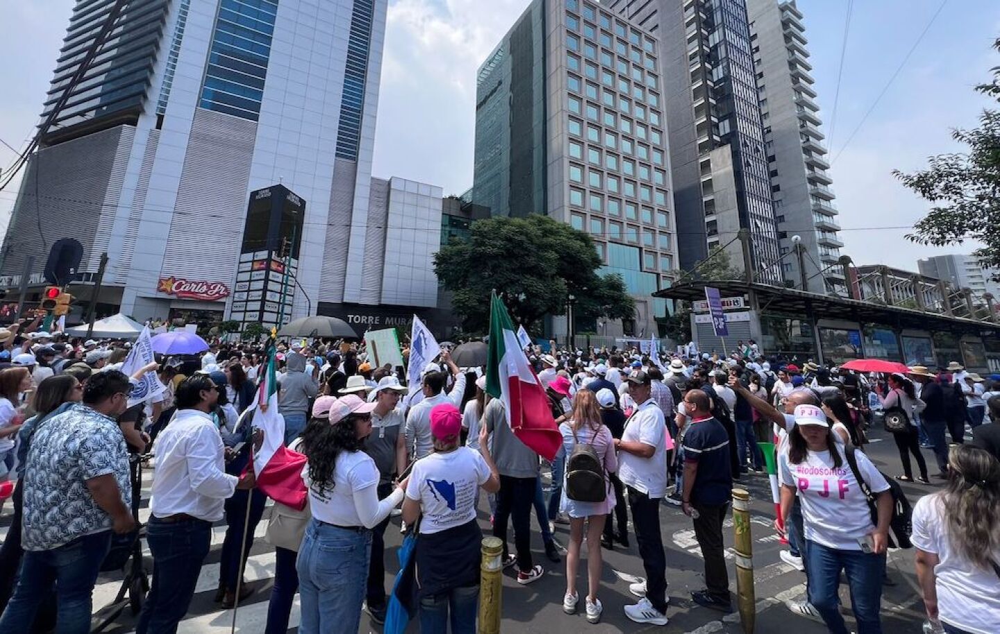 alumnos de derecho de la UNAM