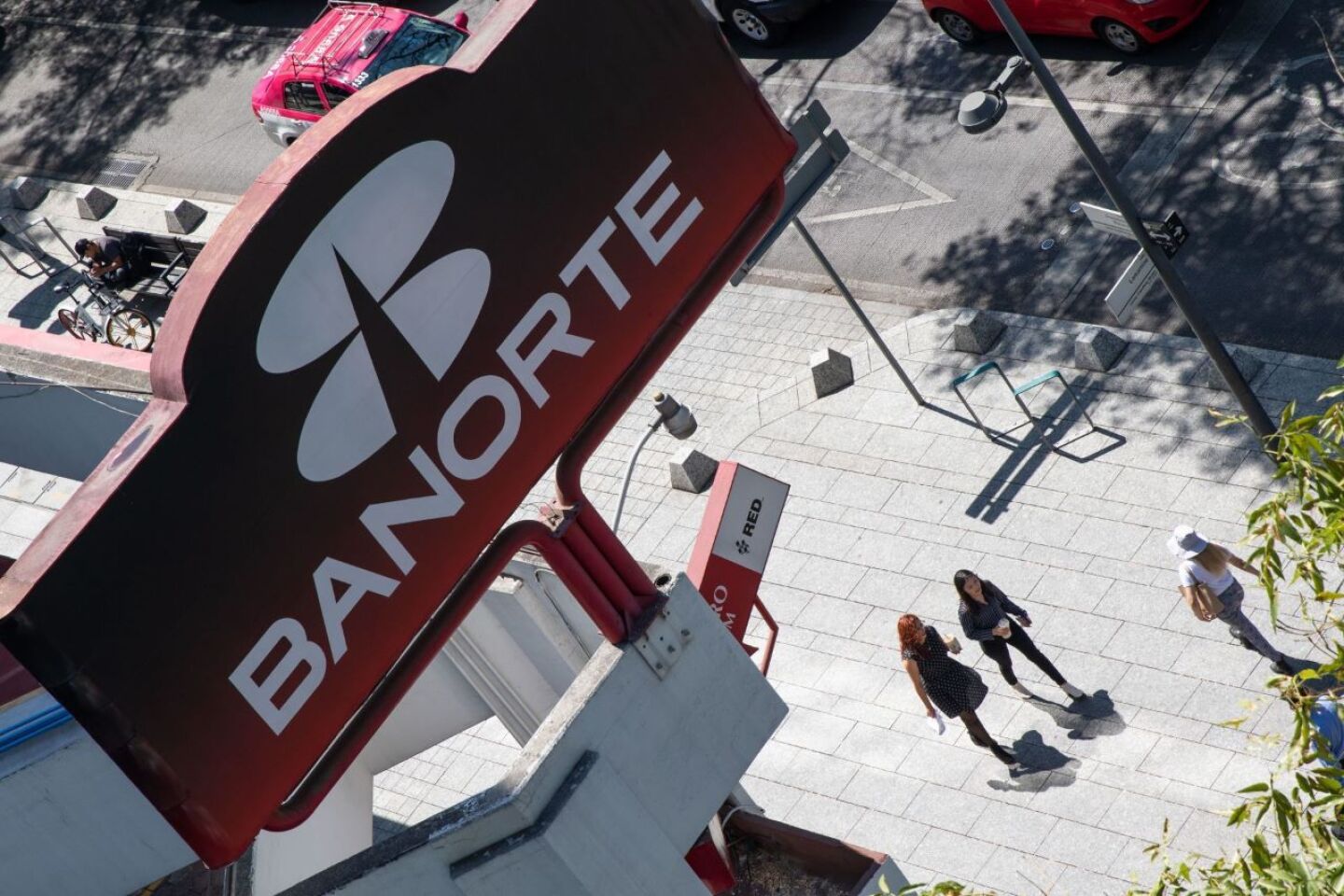 abren-los-bancos-el-5-de-mayo