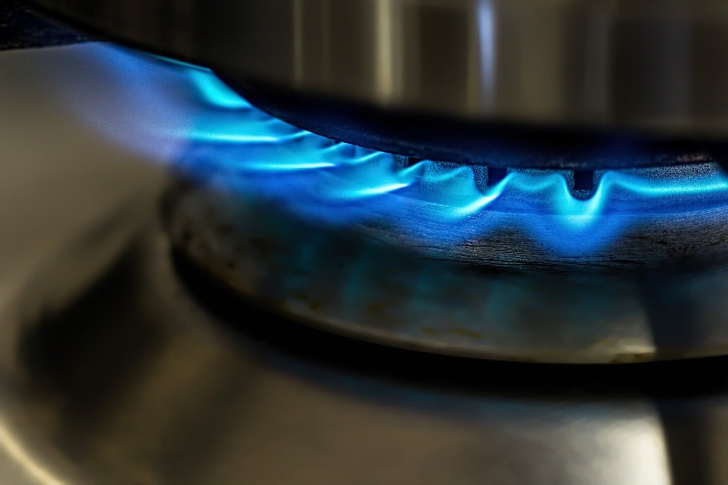 flame-871136_1920