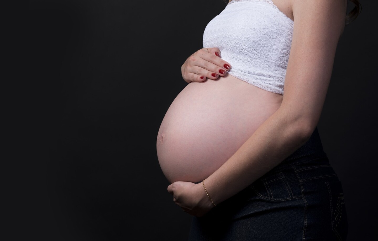 pregnant-2640994_1280