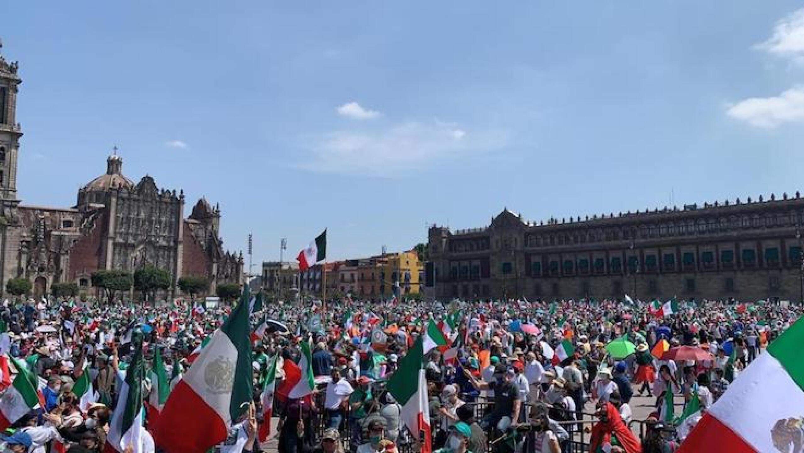 frenaaa_zocalo_cdmx