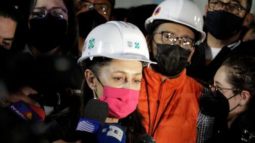Claudia Sheinbaum, jefa de Gobierno y Rosa Isela Rodríguez, secretaria de de Seguridad y Protección Ciudadana, durante el accidente ocurrido en la estación Olivos de la Línea 12
