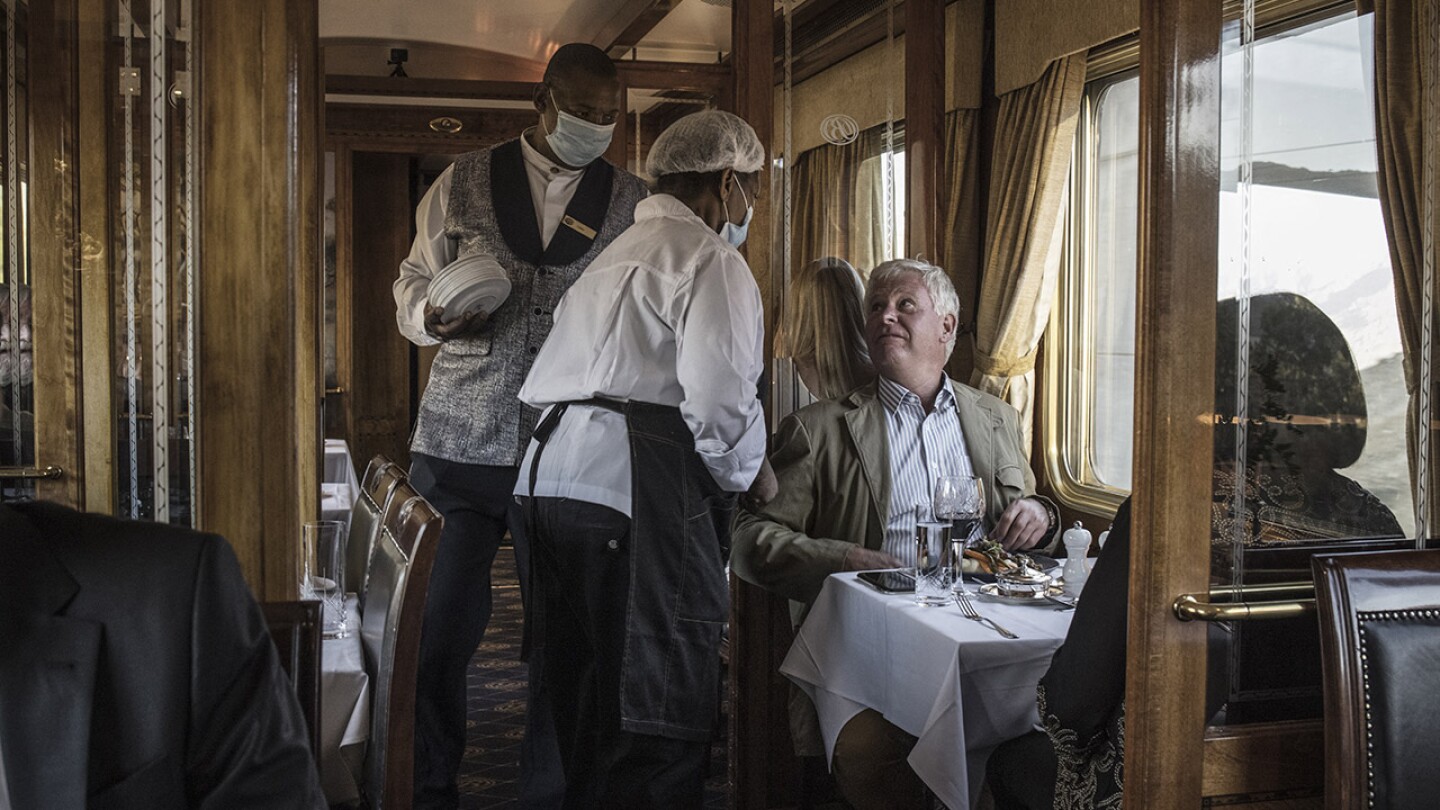 SAFRICA-TRANSPORT-TRAIN-TOURISM-LIFESTYLE