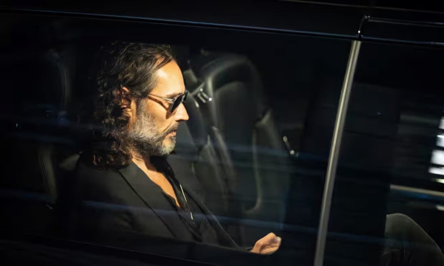 Russell Brand y por qué las acusaciones tardaron tanto en salir a la luz