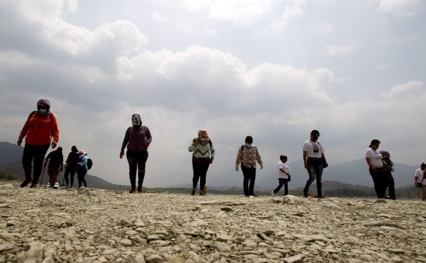 Familiares de personas desaparecidas en diferentes estados del país como Baja California Norte, Coahuila, Nuevo León, Tlaxcala, Tamaulipas, Jalisco, entre otros, arribaron a la Presa de la Boca para realizar una búsqueda de indicios de personas de desaparición forzada, debido a la baja cantidad de agua que registra el embalse, como parte de las actividades de la Búsqueda Nacional en Vida por Nuestros Desaparecidos