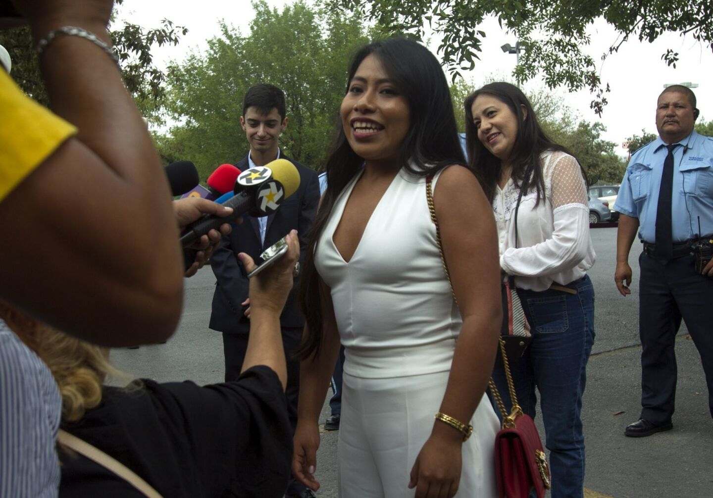 MONTERREY, NUEVO LEÓN, 20SEPTIEMBRE2019.-La actriz oaxaqueña Yalitza Aparicio, sostuvo una charla con los asistentes al Foro de Equidad de Género, organizado por el Capítulo de Estudiantil HeForShe y la Federación de Estudiantes del Tec (FETEC), donde abordó temas como equidad de género y la problemática en el País.FOTO: GABRIELA PÉREZ MONTIEL /CUARTOSCURO.COM