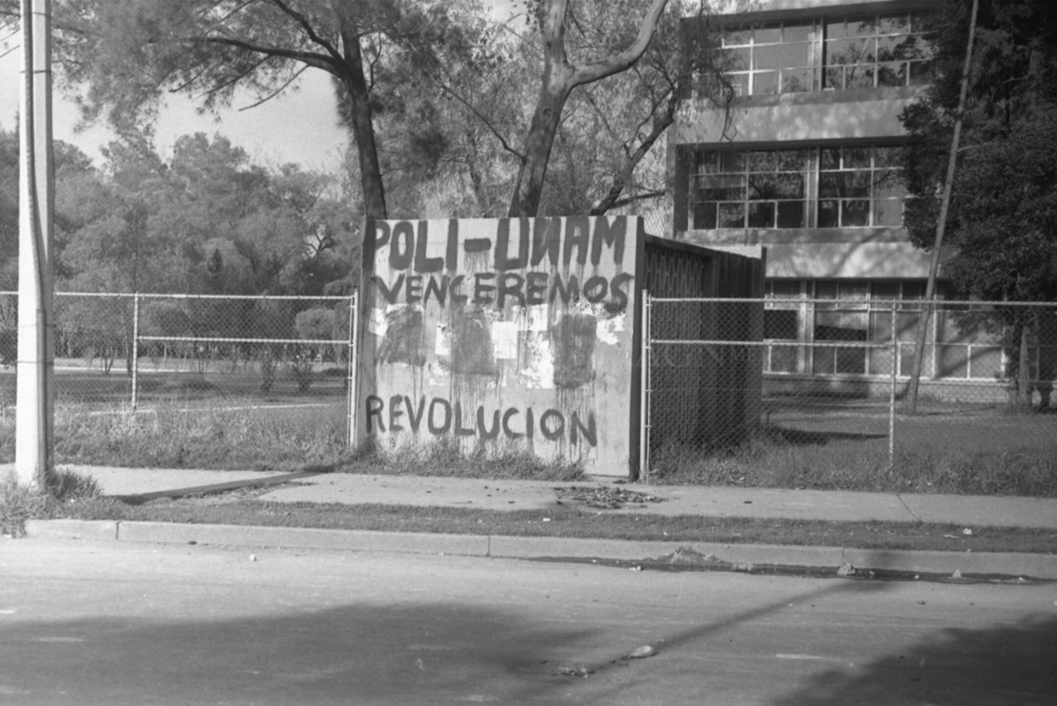 movimiento-estudiantil-1968-carteles-pintas-matanza-tlatelolco-9