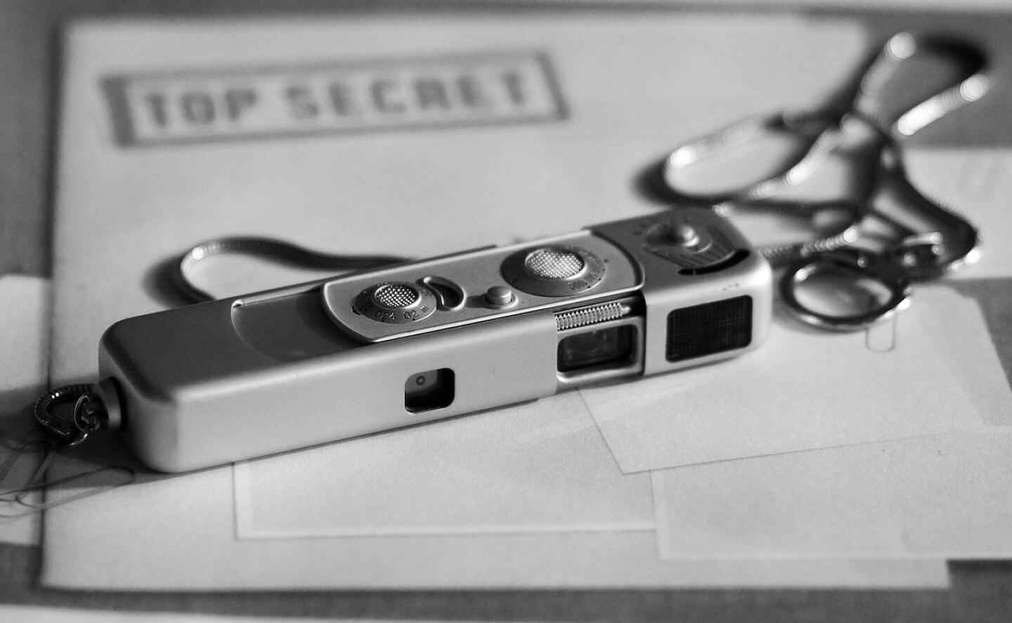 spy-camera-g0db17e3fd_1280