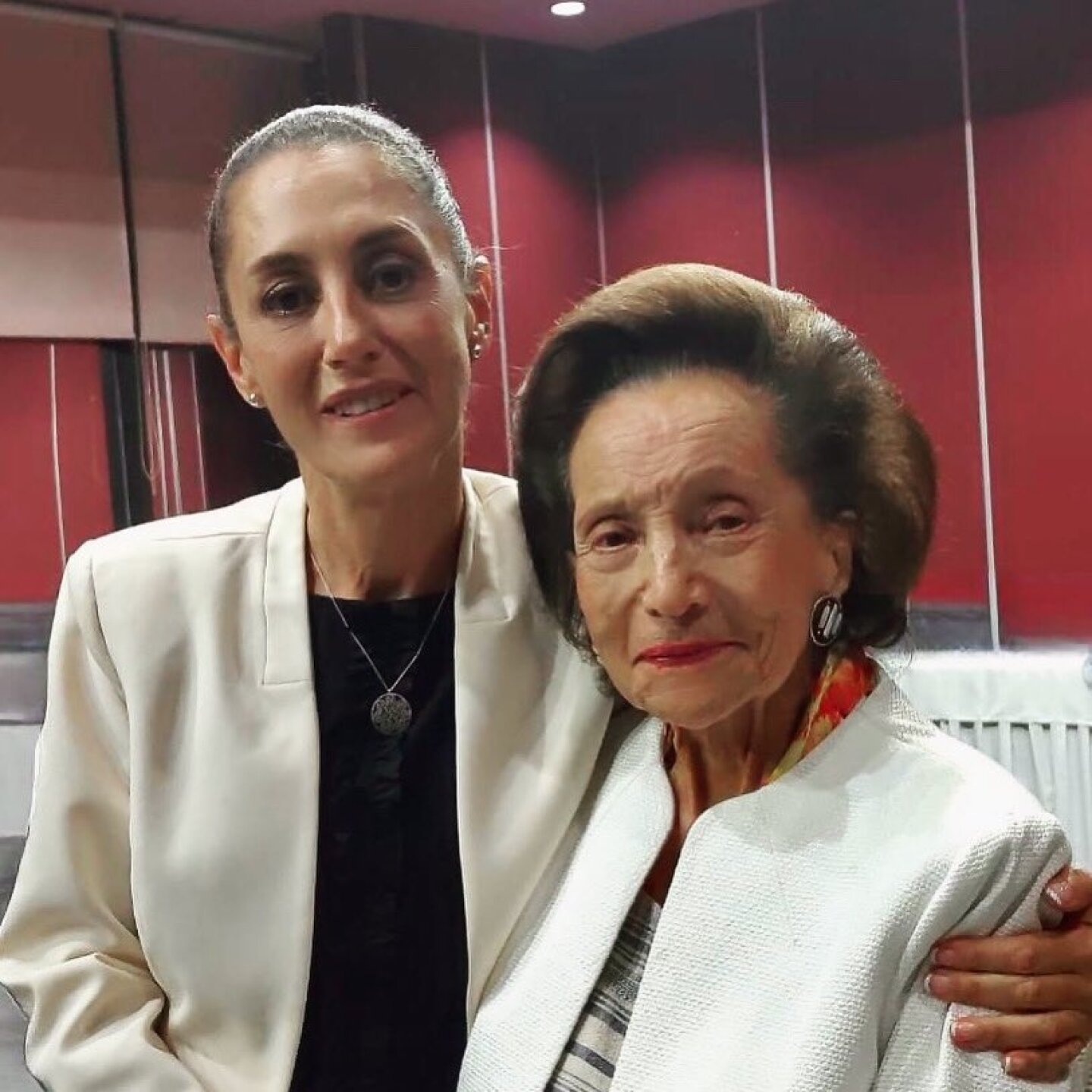 claudia_sheinbaum_ifigenia_martinez_banda_presidencial