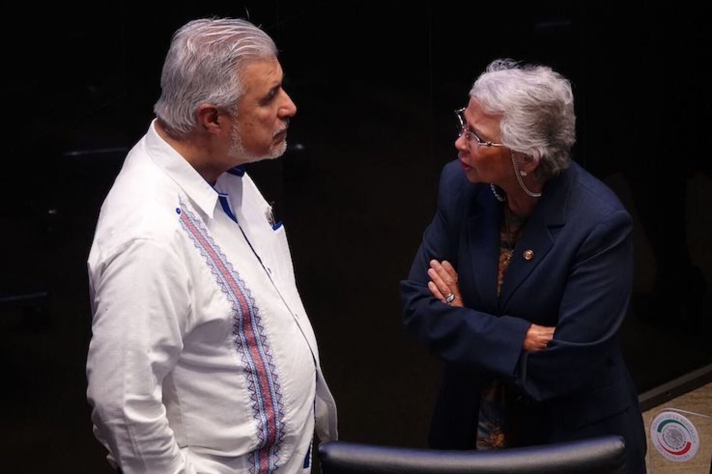 José Narro y Olga Sánchez Cordero, vicepresidente y presidenta de la mesa directiva en el Senado de la República, durante la Sesión Ordinaria