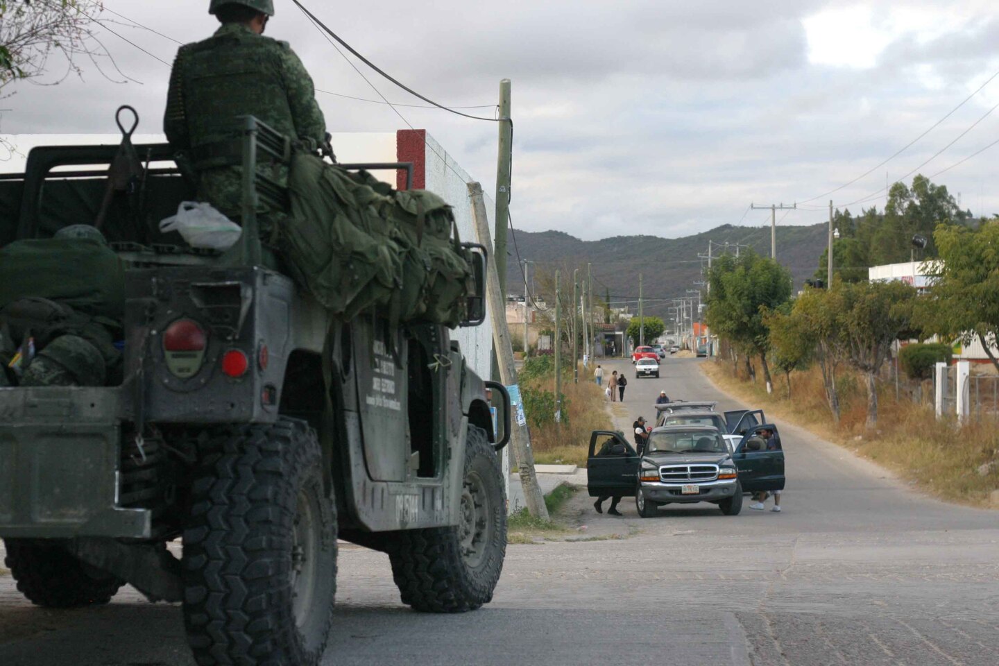 civiles y militares