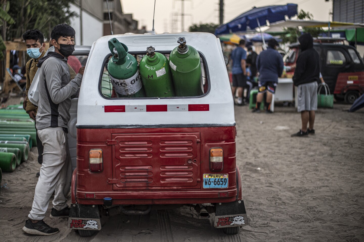 Perú extiende estado de emergencia por Covid-19