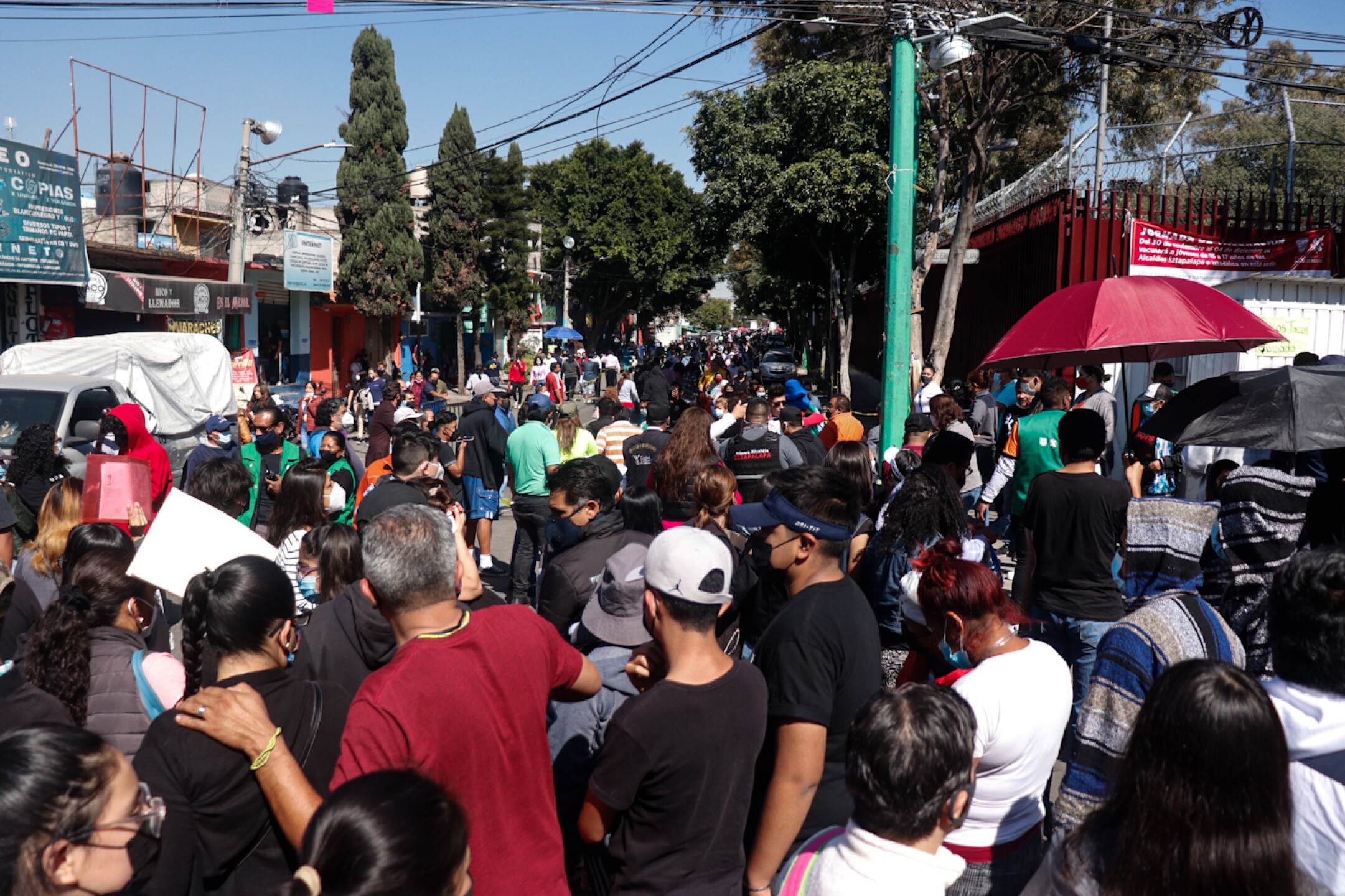 Vacuna-Iztapalapa-Iztacalco-fila-caos-2