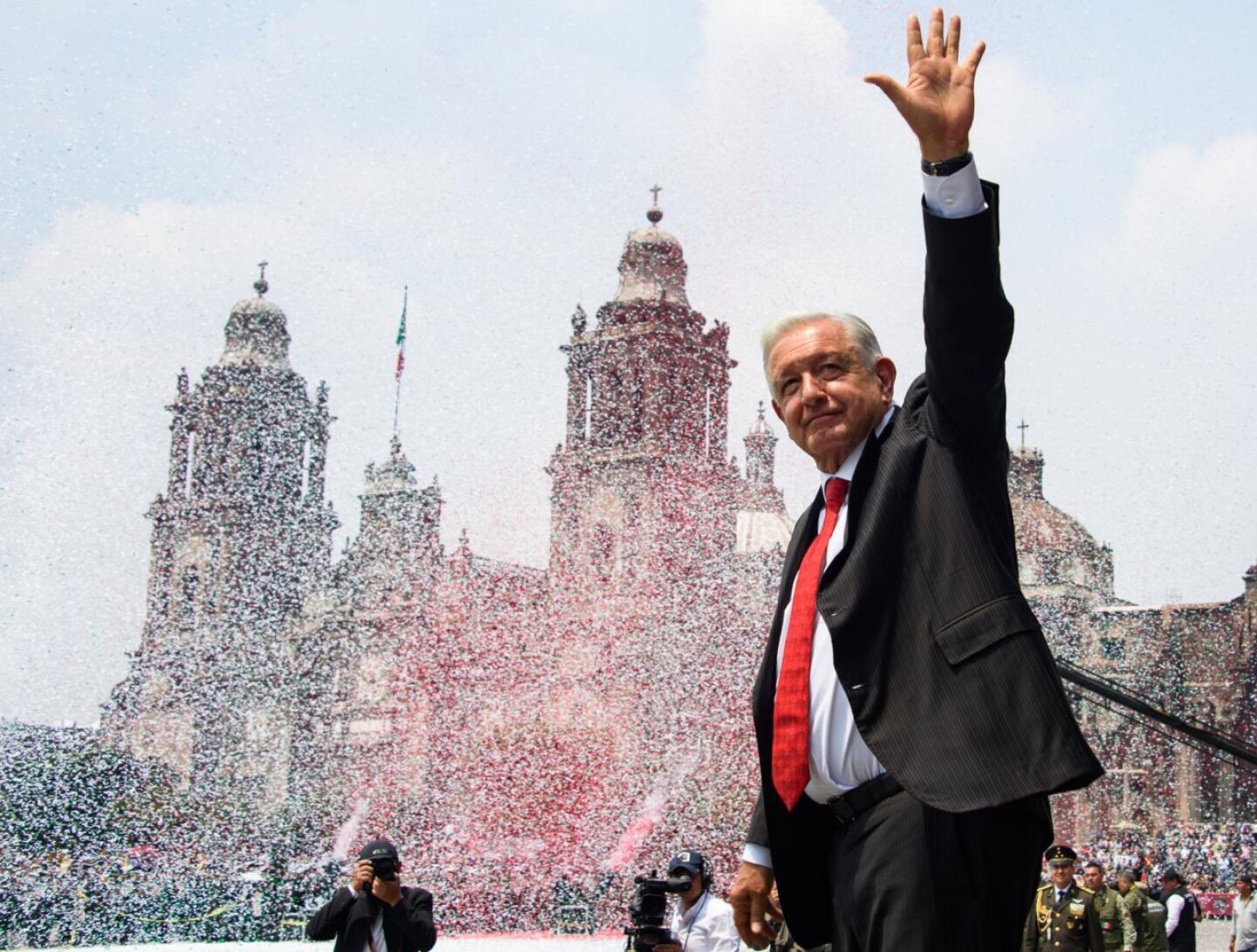 amlo desfile.jpeg