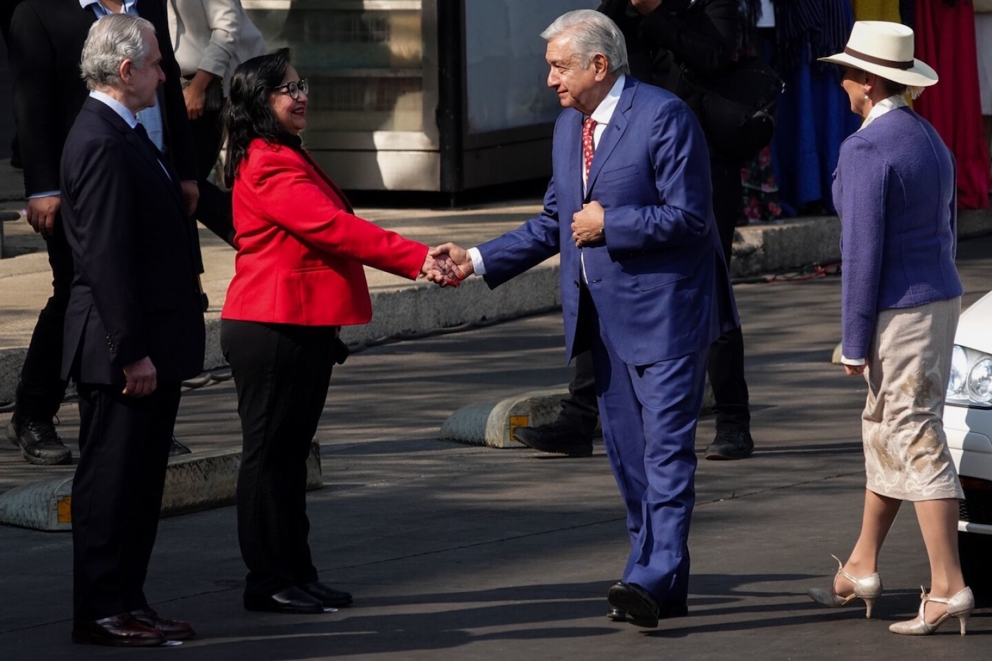 amlo-critica-quema-de-figura-alusiva-a-norma-pina-eso-es-de-conservadores