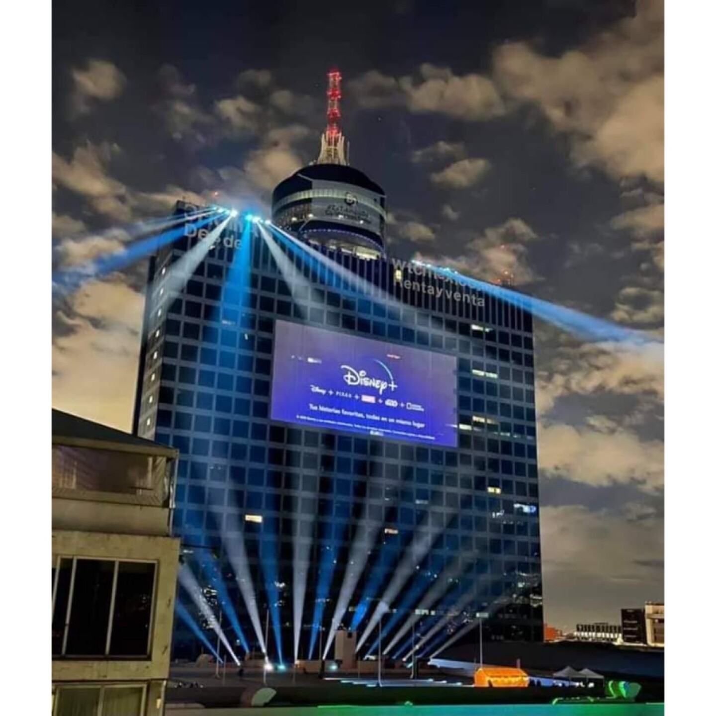 WTC se ilumina con la llegada de Disney Plus