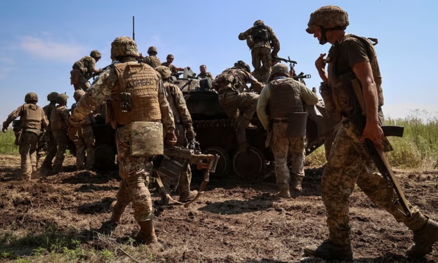 “Tenemos todo por delante”: Ucrania rompe la primera línea de defensa del bastión ruso