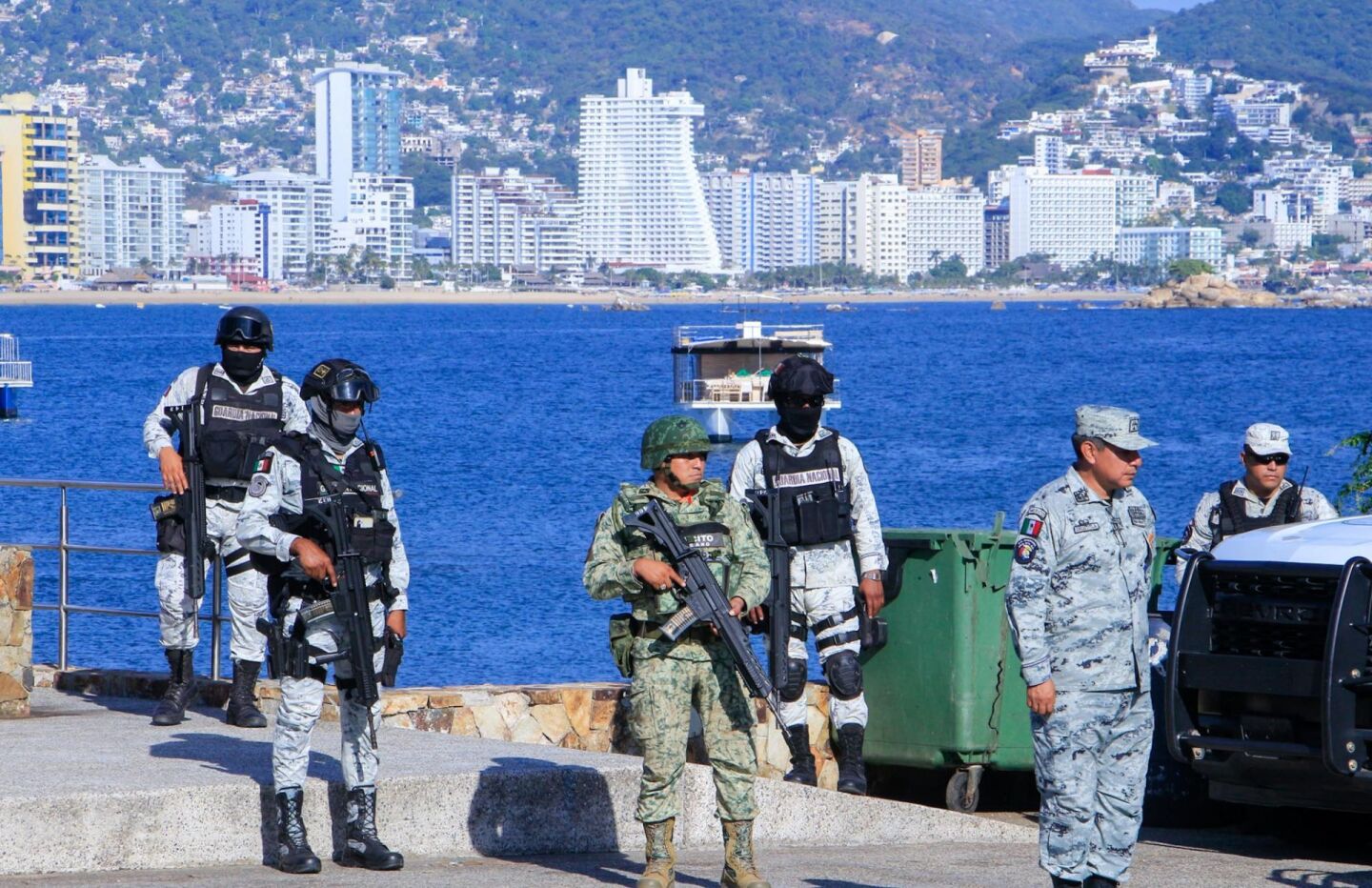 Agentes de la Guardia Nacional iniciaron operaciones anfibias para brindar seguridad en la bahía de Acapulco, son tres embarcaciones con cuatro agentes cada uno, quiénes patrullaran la bahía.