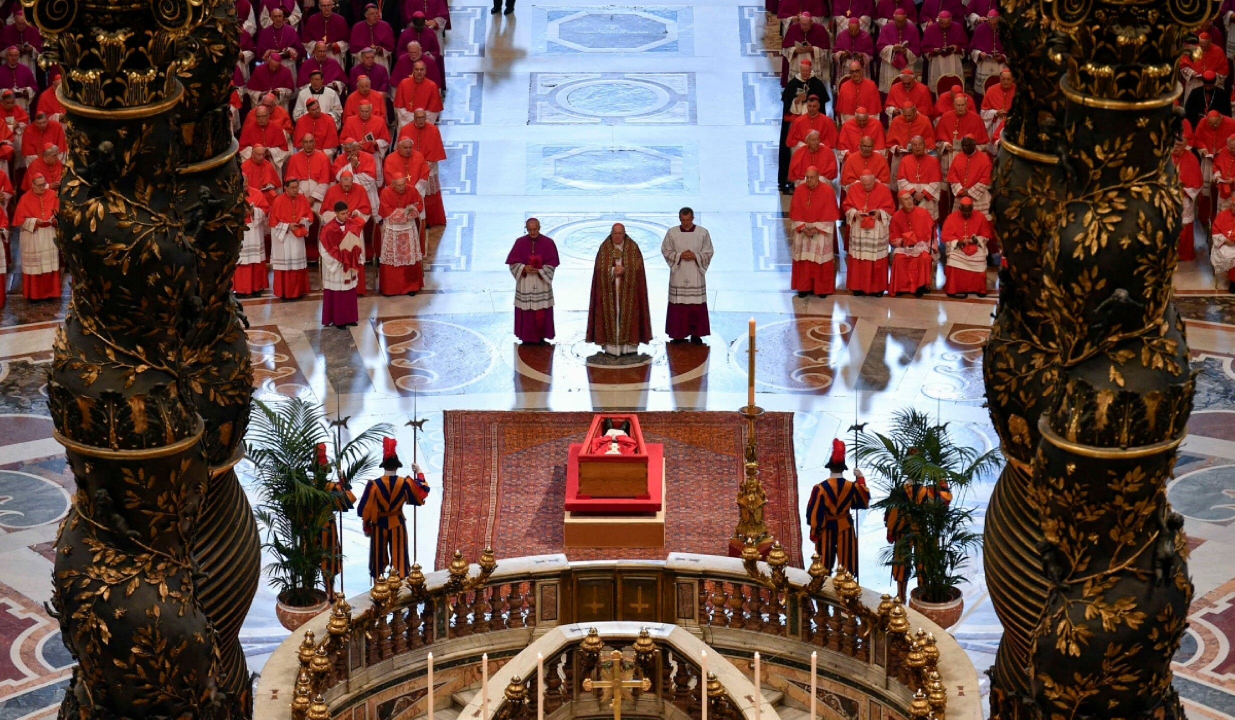 Papa Francisco féretro.jpg