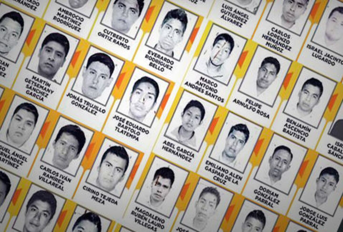 Ayotzinapa_jovenes_desaparecidos-normalistas_de_guerrero-normalistas_desaparecidos_MILIMA20141014_0299_8