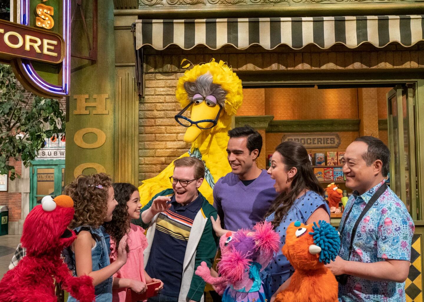 plaza_sesamo_elmo_big_bird_lgbt